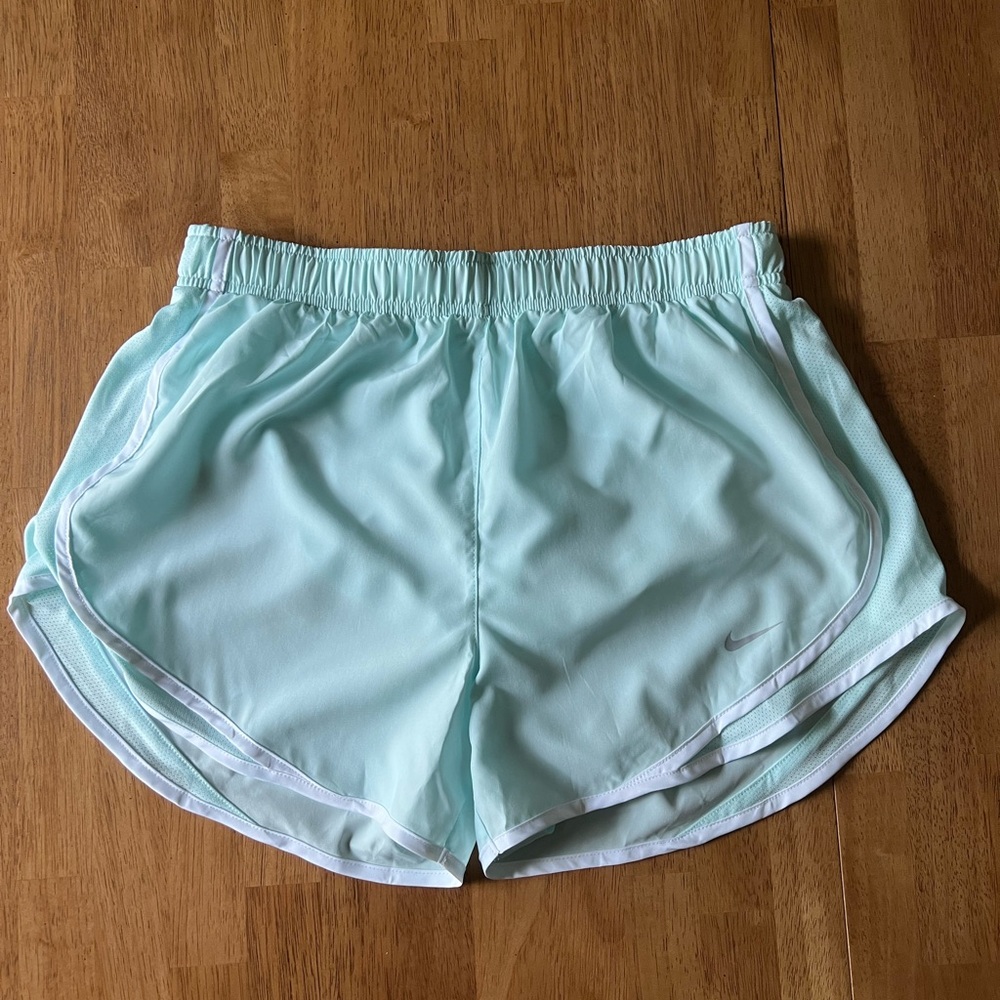 Nike Tempo Running Shorts ~ Size Medium